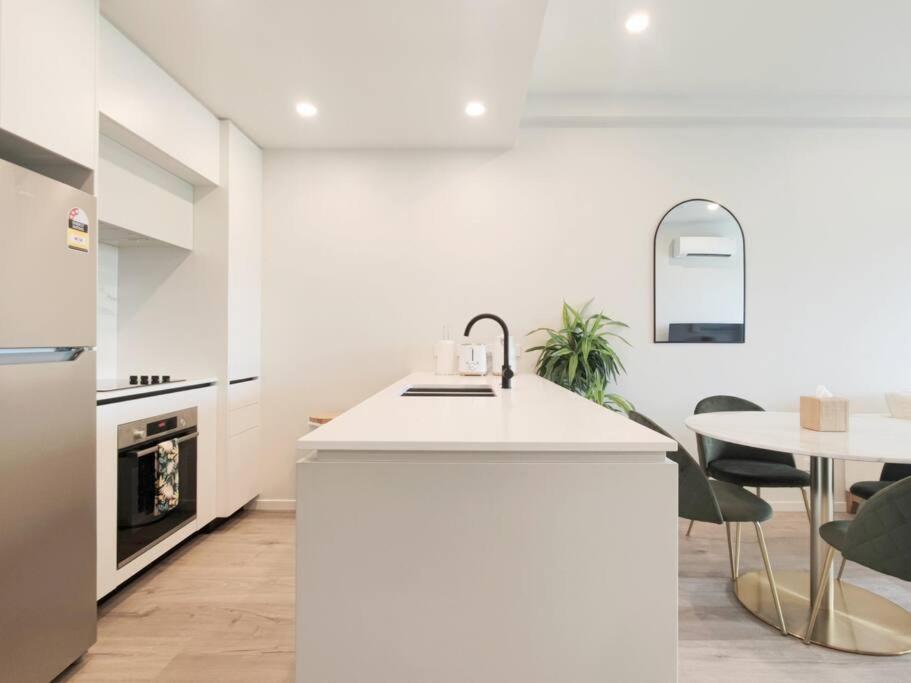 אוקלנד Brand New Stylish 2Br Apartment- Free Parking מראה חיצוני תמונה