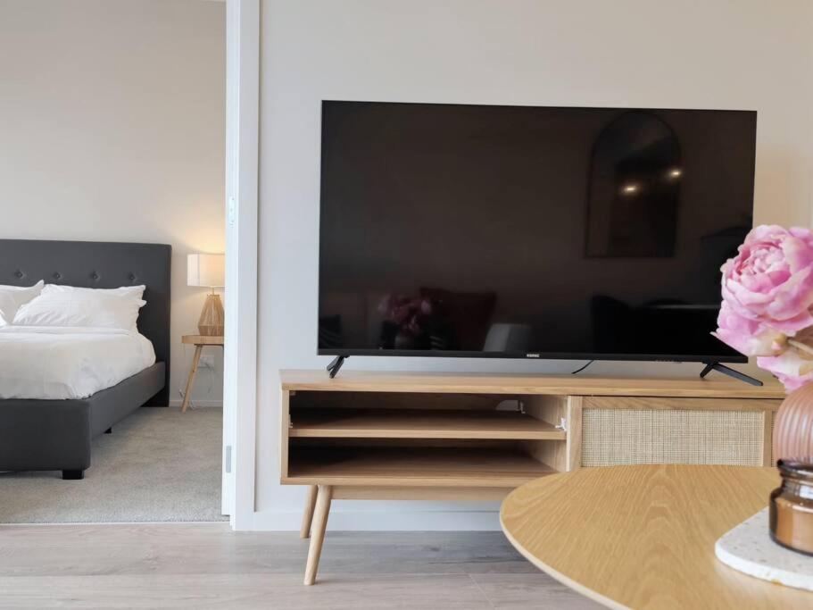 אוקלנד Brand New Stylish 2Br Apartment- Free Parking מראה חיצוני תמונה